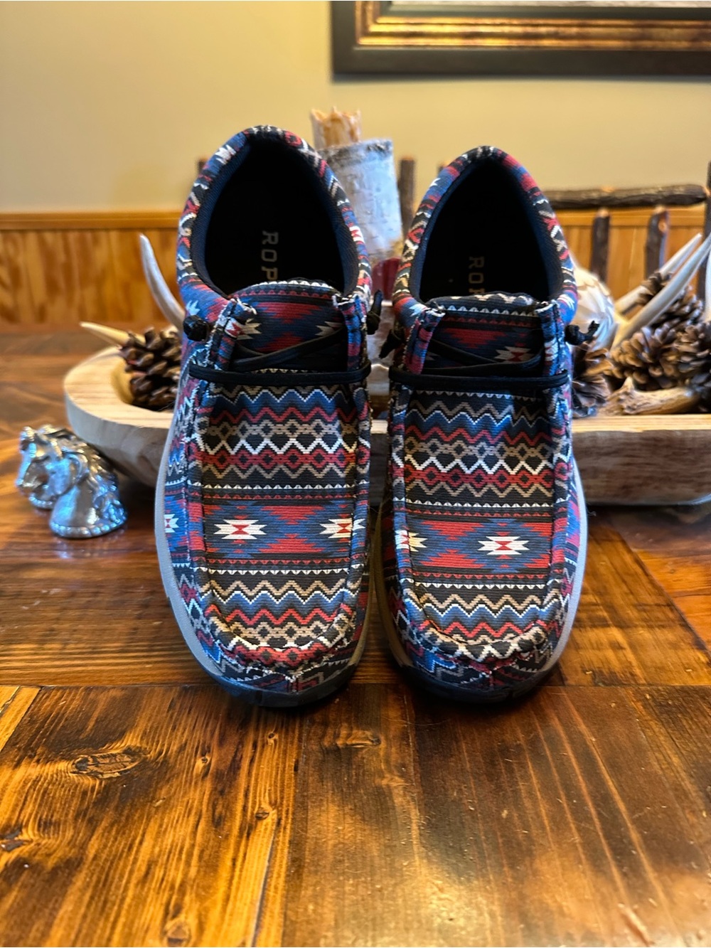 Roper Women’s Slip-On Red and Blue Aztec Print-NWOT!!